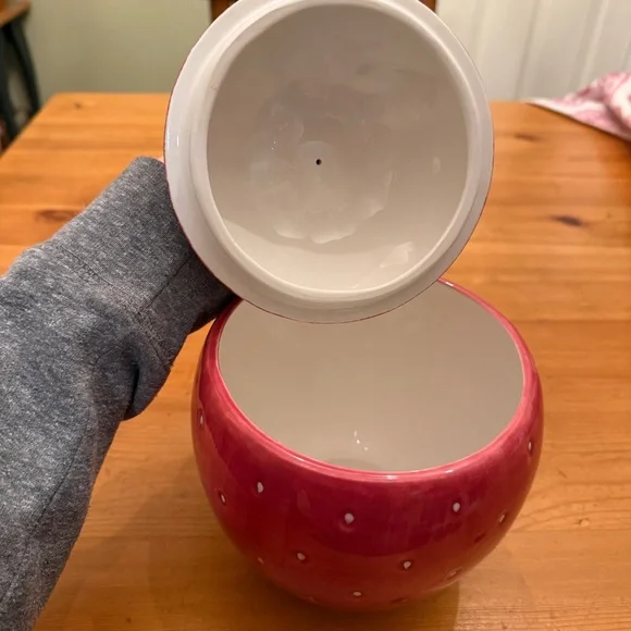 Vintage Kate Williams Global Design Connections Ceramic Strawberry Jar with Bee - Picture 5 of 8